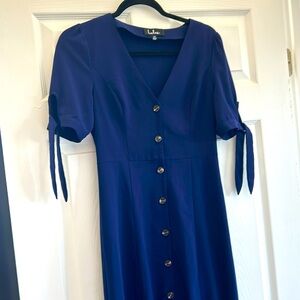 Lulu’s blue high-low dress